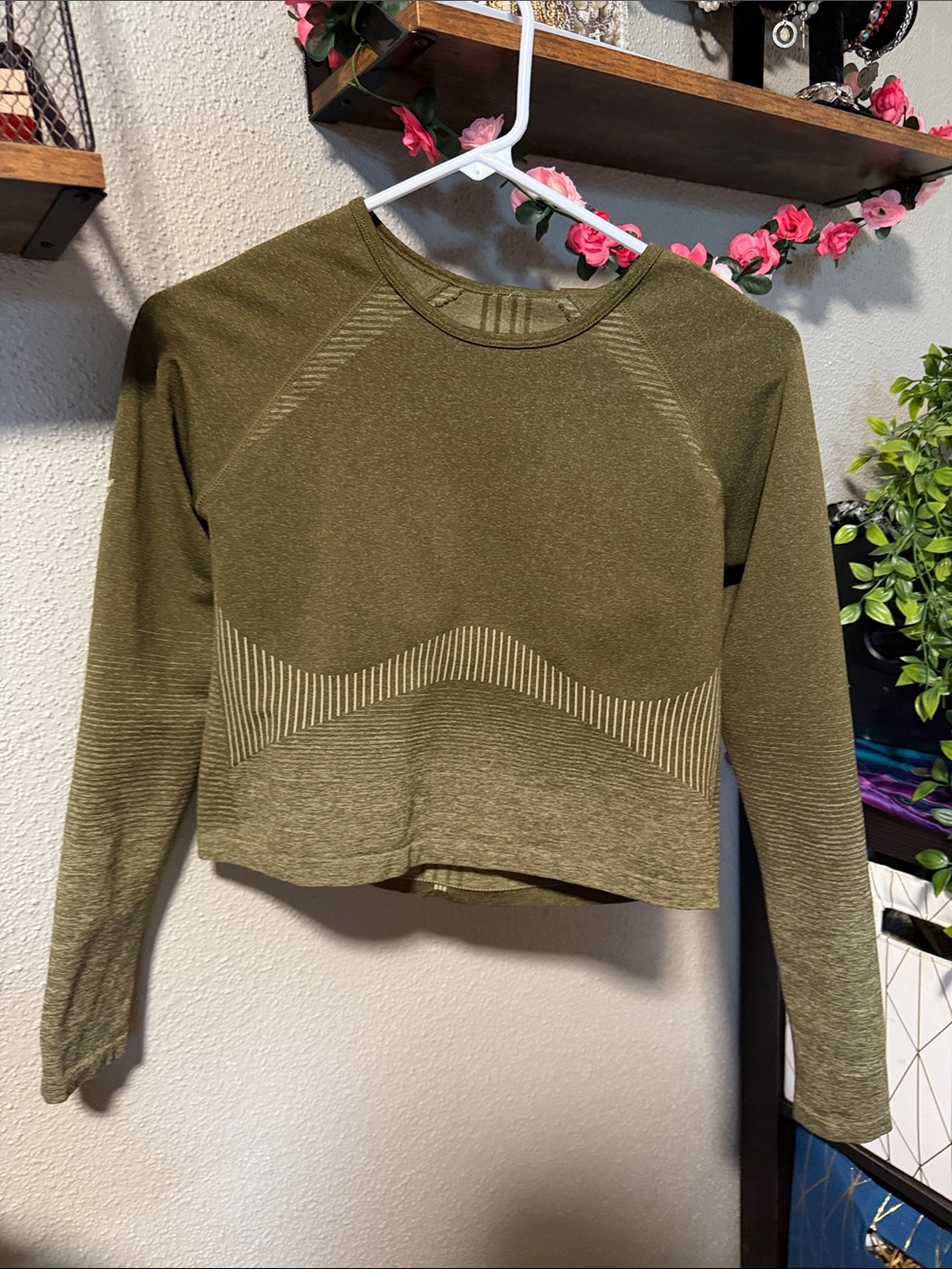 Fabletics Olive Seamless Long-Sleeve Crop Top